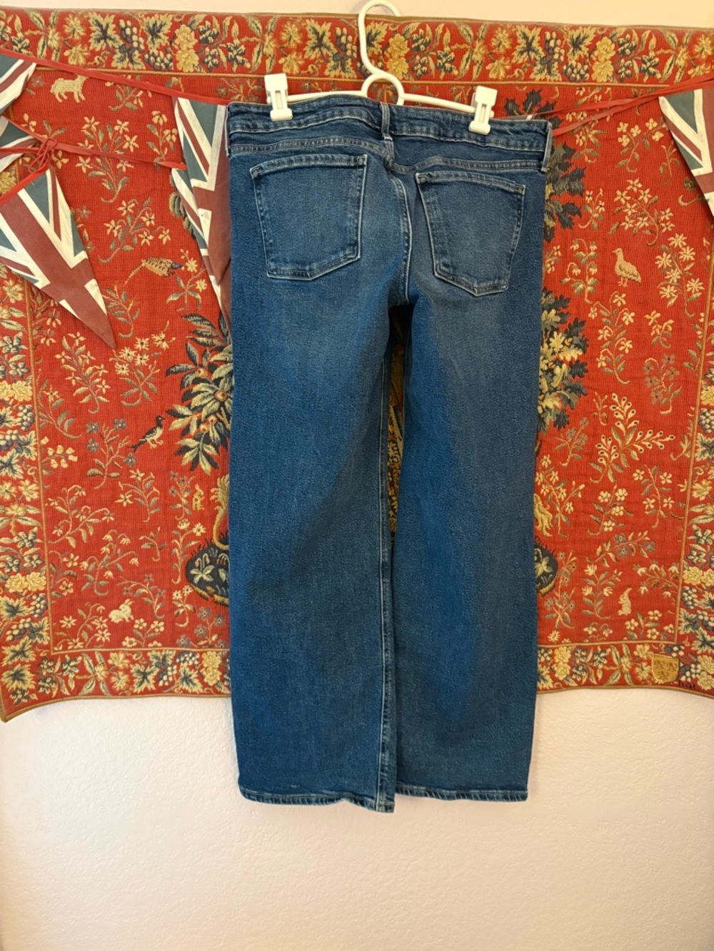 Old Navy Women's Wide-Leg Jeans in Medium Blue Wash - Picture 2 of 7